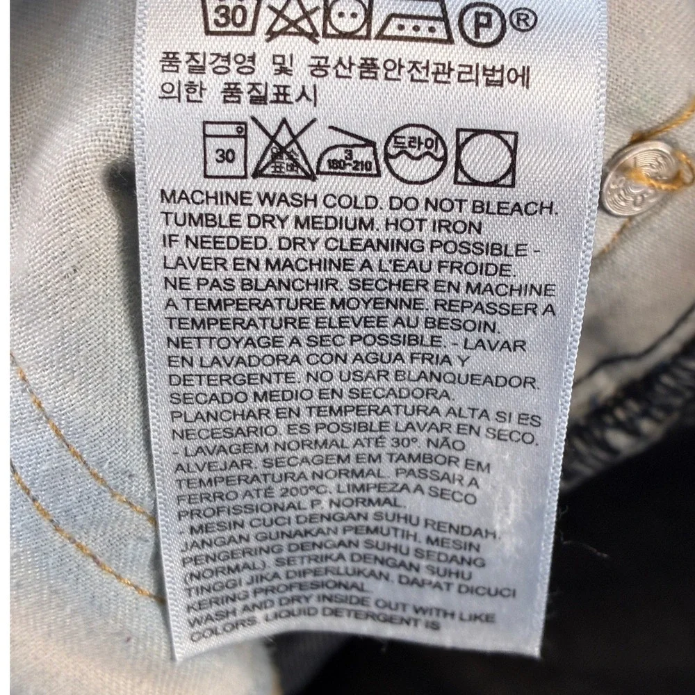 Levis no visible